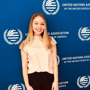 Meet your Posher, Isabella